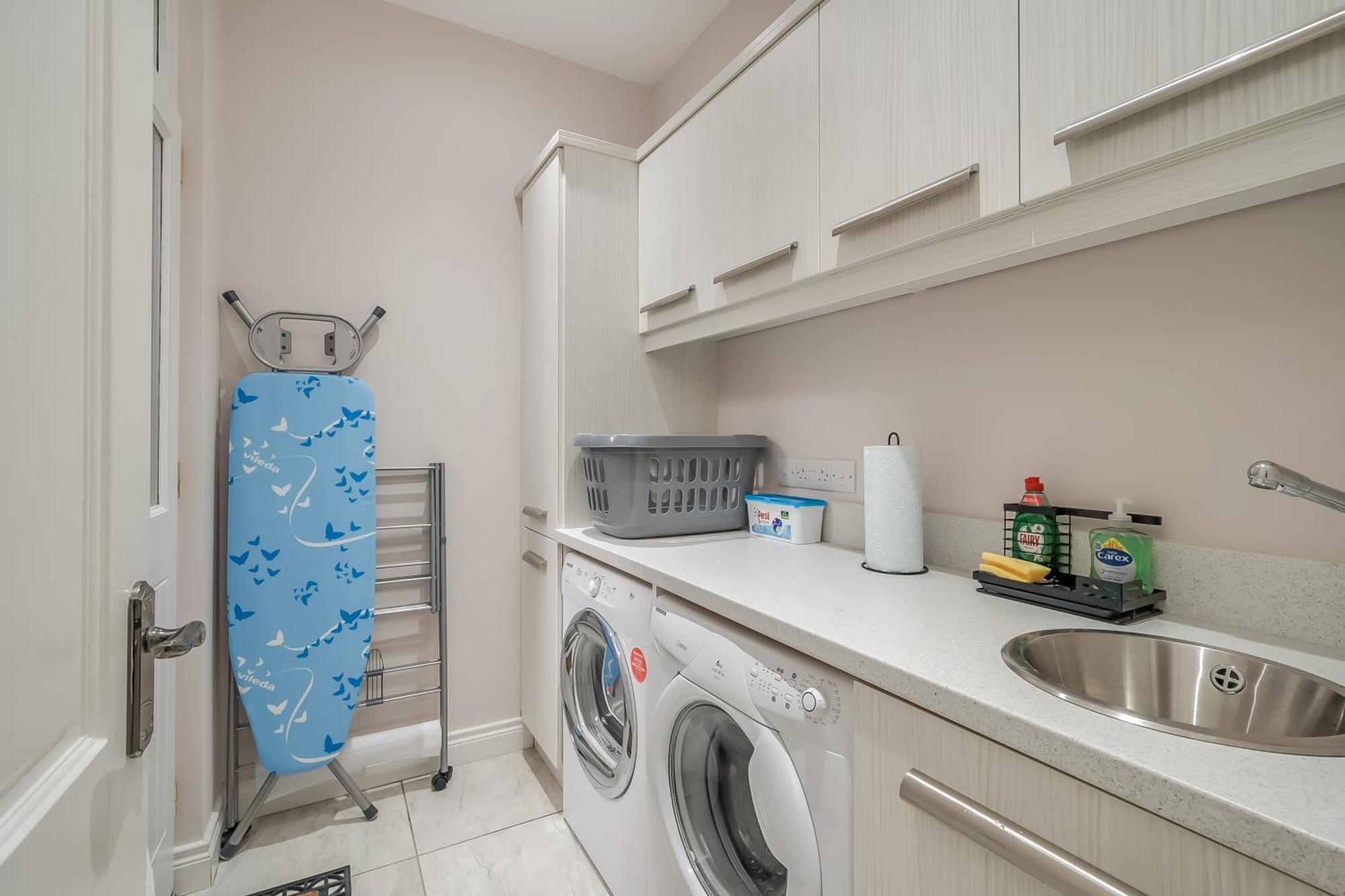 Staybynumbers - Belfast City Centre - 3 Bed, 3 Bathroom & Parking Εξωτερικό φωτογραφία